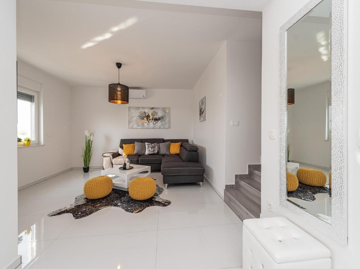 Contessa Holiday home *